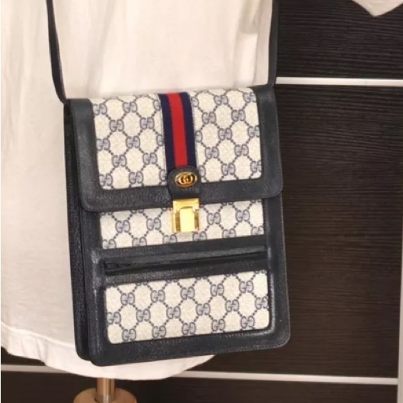 Authentic “Rare” GUCCI Sherry Line Shoulder Cross Bag GG PVC Leather Navy - Picture 16 of 16